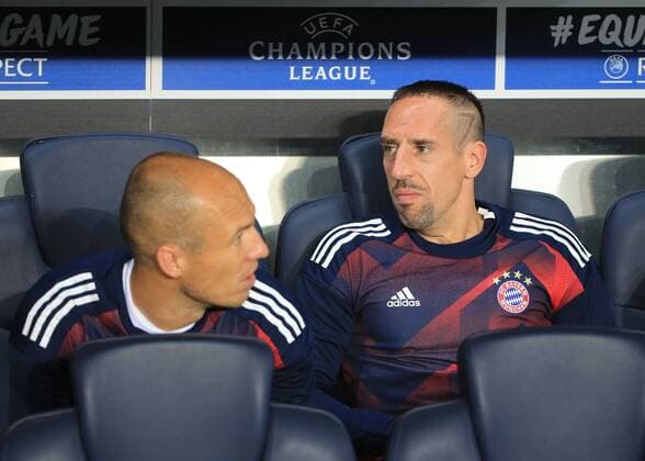 20170927,CL, Champions League, Paris Saint Germain vs FC Bayern München, Fussball, im Bild: Arjen Robben (FCB) und Franck Ribery (FCB) auf der Bank