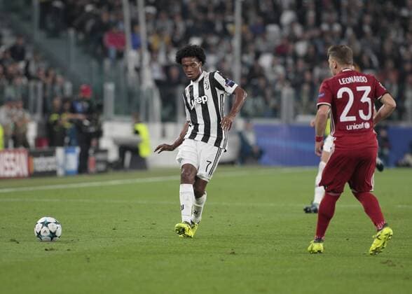 September 27, 2017 - Turin, Italy - Juan Cuadrado during Champions League match between Juventus and Olympiakos Pirus, in Turin, on September 27, 2017 Juventus v Olympiakos - UEFA Champions League  - ZUMAn230 20170927_zaa_n230_237 Copyright: xLorisxRosellix