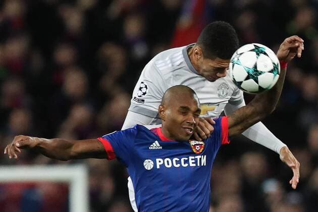 MOSCOW, RUSSIA - SEPTEMBER 27, 2017: CSKA Moscow s Vitinho (front) and an unidentified Manchester United ManU player in their 2017 2018 UEFA Champions League Group A football match at CSKA Stadium. Sergei Savostyanov TASS  TS0622CE