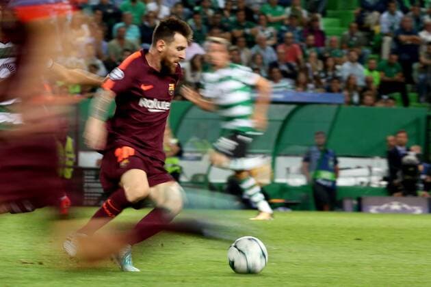 September 27, 2017 - Lisbon, Portugal - Barcelona s Argentine forward Lionel Messi in action during the UEFA Champions League football match Sporting vs Barcelona at the Alvalade stadium in Lisbon, Portugal on September 27, 2017. Photo: Sporting v Barcelona - UEFA Champions League  - ZUMAn230 20170927_zaa_n230_371 Copyright: xPedroxFiuzax