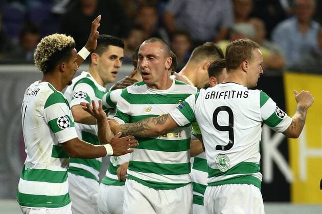 ANDERLECHT, BELGIUM - SEPTEMBER 27 : Leigh Griffiths forward of Celtic FC and Scott Brown midfielder of Celtic FC celebrates during the Champions League Group B match between RSC Anderlecht and Celtic FC on September 27, 2017 in Anderlecht, Belgium, 27 09 2017 FOOTBALL : Anderlecht vs Celtic Glasgow - Ligue Des Champions - 27 09 2017 PhotoNews Panoramic 