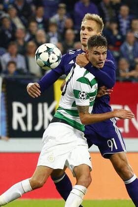 ANDERLECHT, BELGIUM - SEPTEMBER 27 :Lukasz Teodorczyk forward of RSC Anderlecht and Mikael Lustig defender of Celtic FC during the Champions League Group B match between RSC Anderlecht and Celtic FC on September 27, 2017 in Anderlecht, Belgium, 27 09 2017 FOOTBALL : Anderlecht vs Celtic Glasgow - Ligue Des Champions - 27 09 2017 PhotoNews Panoramic 