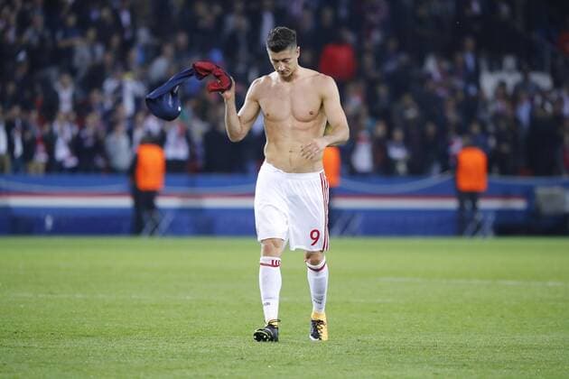 Robert Lewandowski FC Bayern Munchen FC Bayern de Munich en fin de match perdu FOOTBALL PARIS SAINT GERMAIN vs BAYERN de MUNICH UEFA CHAMPIONS LEAGUE 27 09 2017 StephaneAllaman Panoramic 