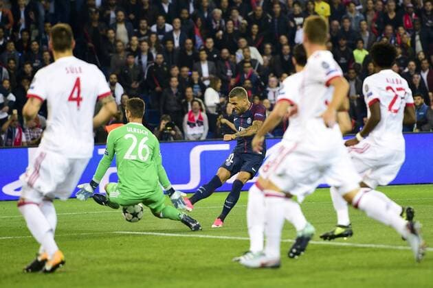 but de Dani Alves PSG FOOTBALL PSG vs Bayern de Munich Ligue des Champions 27 09 2017 JBAutissier Panoramic 