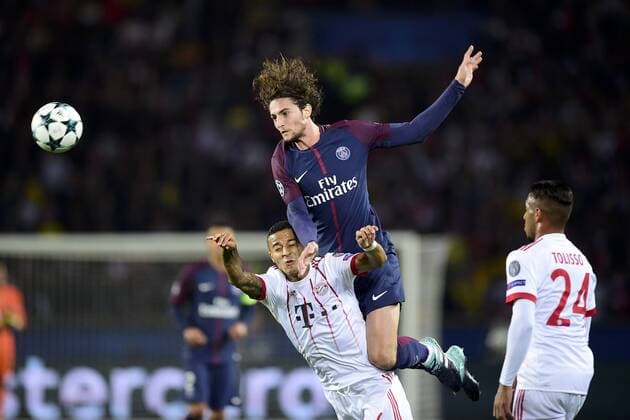 Bilder des Tages - SPORT RABIOT Adrien PSG vs Thiago Bayern Munich FOOTBALL PSG vs Bayern de Munich Ligue des Champions 27 09 2017 JBAutissier Panoramic 