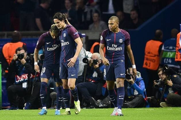 joie des joueurs du PSG apres le 3e but marque par Neymar Jr PSG Kylian Mbappe PSG CAVANI Edinson PSG FOOTBALL PSG vs Bayern de Munich Ligue des Champions 27 09 2017 JBAutissier Panoramic 