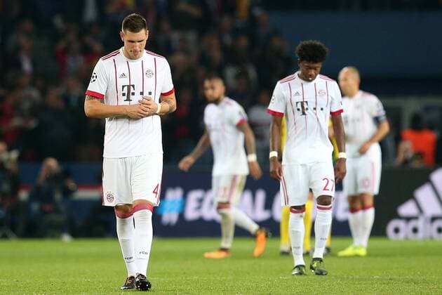 Niklas Suele (FC Bayern Muenchen 4) David Alaba (FC Bayern Muenchen 27) nach der Niederlage, Paris Saint-Germain vs. FC Bayern Muenchen, Champions League, Fussball, 27.09.2017, Paris Copyright: xLanger Eibner-Pressefotox EP_HLR
