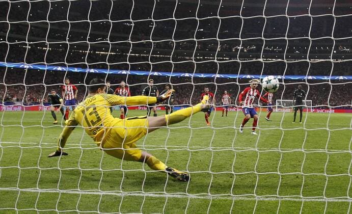 Partido de Liga de Campeones entre el Atlético y el Chelsea en el Wanda Metropolitano. En la imagen, Griezmann logra su gol. Champions League match between Atlético and Chelsea. In this picture, Griezmann scores his goal. 