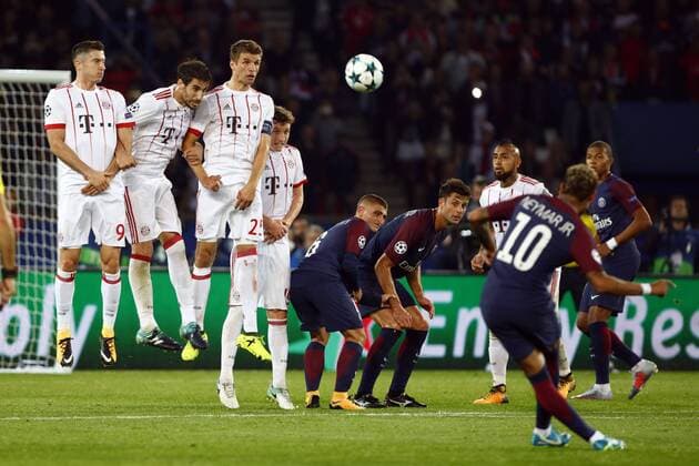 Bilder des Tages - SPORT September 27, 2017 - Paris, Ile de France, France - Paris Saint-Germain s forward Neymar Jr during the UEFA Champions League football match between Paris Saint-Germain and Bayern Munich on September 27, 2017 at the Parc des Princes stadium in Paris. Paris Saint-Germain v Bayern Muenchen - UEFA Champions League  - ZUMAn230 20170927_zaa_n230_469 Copyright: xMehdixTaamallahx