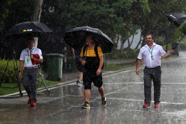 28.09.2017 - Rain falls in the paddock Malaysian Grand Prix, Sepang 28 September - 1 October 2017 28.09.2017 - Rain falls in the paddock 