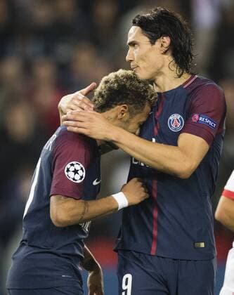 Paris, 27.09.2017 Versöhnung von Neymar (PSG) und Edinson Cavani (PSG) Paris St. Germain - FC Bayern München