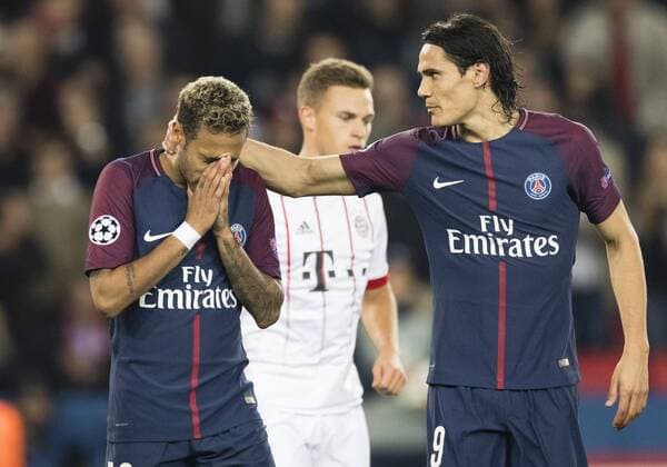 Paris, 27.09.2017 Versöhnung von Neymar (PSG) und Edinson Cavani (PSG) Paris St. Germain - FC Bayern München