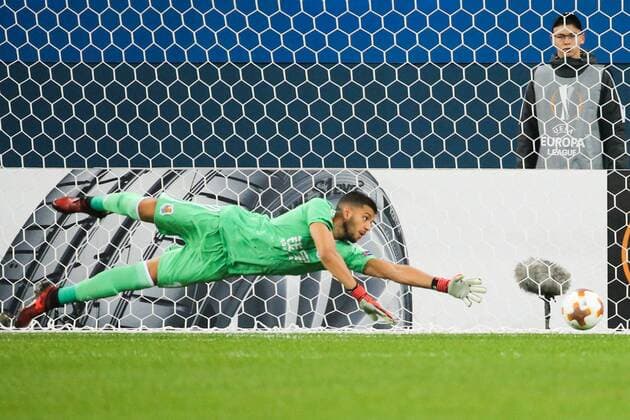 ST PETERSBURG, RUSSIA - SEPTEMBER 28, 2017: FC Real Sociedad s goalkeeper Geronimo Rulli concedes a goal in their 2017-18 UEFA Europa League Group L Round 2 football match against FC Zenit St Petersburg at Saint Petersburg Stadium. Alexander Demianchuk TASS  TS0624AF