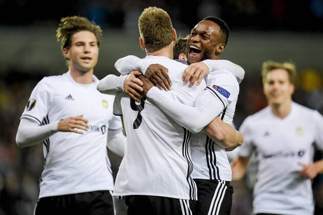 170928 Nicklas Bendtner of Rosenborg celebrates with teammate Samuel Adegbenro after scoring 1-0 during the UEFA Europa League match between Rosenborg and FK Vardar Skopje on September 28, 2017 in Trondheim. Photo: Jon Olav Nesvold BILDBYRN kod JE 160033  Copyright: JONxOLAVxNESVOLD BB170928BB287
