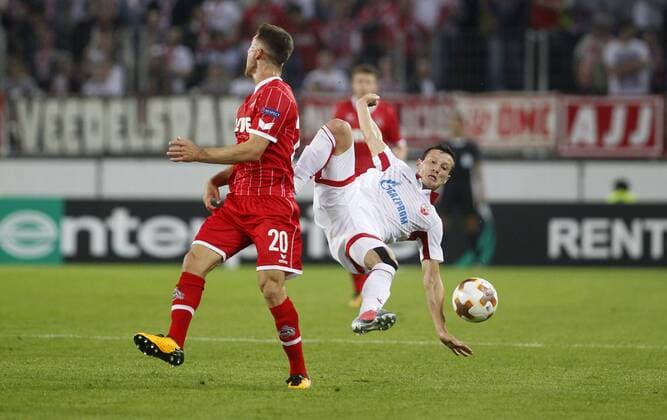 Köln, RheinEnergieStadion, 28.09.17: Salih Özcan (1.FC Köln) (L) gegen Slavoljub Srnic (Belgrad) im Europaleague zwischen 1.FC Köln vs. Roter Stern Belgrad in der Saison 2017 2018.
