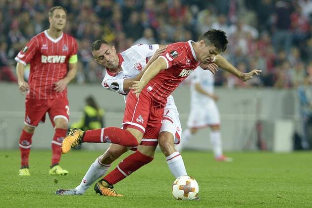 Koeln, Deutschland 28.09.2017, UEFA Europa League - 2017 18 Season, 2nd game day, 1. FC Koeln - Roter Stern Belgrad, von vorne: Jorge Mere (KOE), Nenad Krsticic (Belgrad) ( DeFodi521