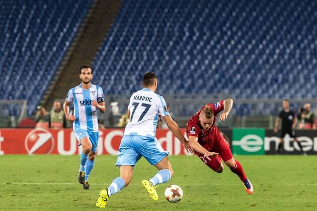 (L-R) Adam Marusic of SS Lazio, Brian Hamalainen of SV Zulte Waregem during the UEFA Europa League group K match between Lazio Roma and Zulte Waregem at Stadio Olimpico on September 28, 2017 in Rome, Italy UEFA Europa League 2017 2018 xVIxVIxImagesx xGerritxvanxKeulenxIVx 8879490