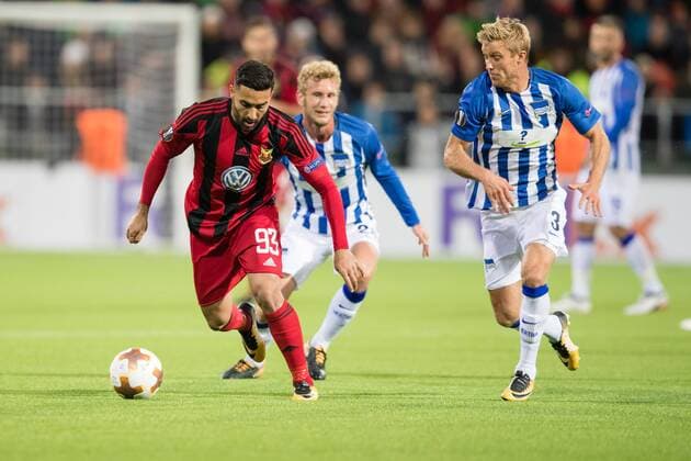 170928 Östersunds Saman Ghoddos mot Hertha Berlin?s Mitchell Weiser och Hertha Berlin?s Per Skjelbred under fotbollsmatchen i Europa League mellan Östersund och Hertha Berlin den 28 september 2017 i Östersund.  Copyright: TOBIASxNYKÄNEN BB170928TN013