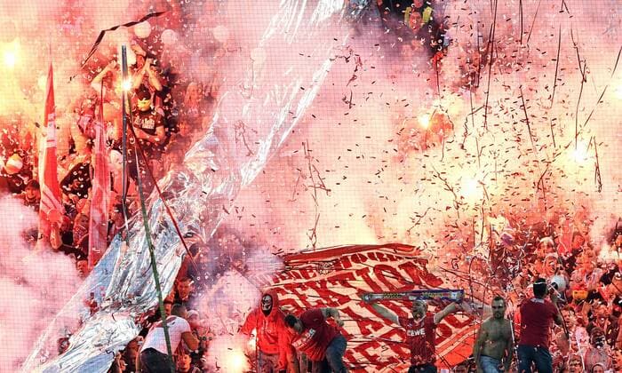 Themen der Woche - SPORT Bilder des Tages - SPORT Fussball, UEFA Europa League, Herren, Saison 2017 2018, Gruppe H, 2. Spieltag, , Rhein Energie Stadion Köln, 1. FC Köln (rot) - Roter Stern Belgrad (weiss); Grosse Vorfreude bei den Kölner Fans vor dem ersten Europapokalspiel nach Ewigkeiten.