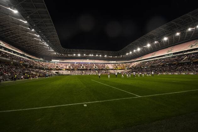 NICE, Nice - Vitesse, Voetbal, Seizoen 2017 2018, Europa League, 28-09-2017, Allianz Riviera, stadionlampen zijn uitgevallen bij Nice - Vitesse Nice - Vitesse  x1735302x