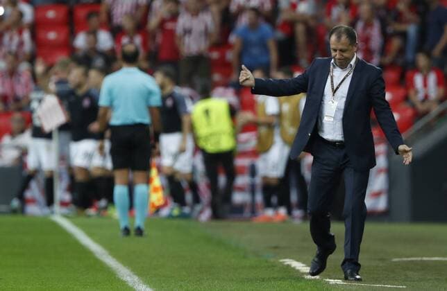 DAVID S BUSTAMANTE 28 09 2017 BILBAO PAIS VASCO Partido de la Jornada 2 de la UEFA Europa League disputado entre el Athletic de Bilbao y el FC Zorya Luhansk en el Estadio San Mames de Bilbao el entrenador Iurii Vernydub  xDAVIDxS.xBUSTAMANTEx xx