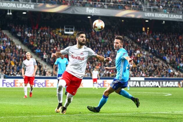 SOCCER - EL, RBS vs Marseille SALZBURG,AUSTRIA,28.SEP.17 - SOCCER - UEFA Europa League, group stage, Red Bull Salzburg vs Olympique Marseille. Image shows Munas Dabbur (RBS) and Florian Thauvin (Marseille). GEPAxpictures xFelixxRoittner