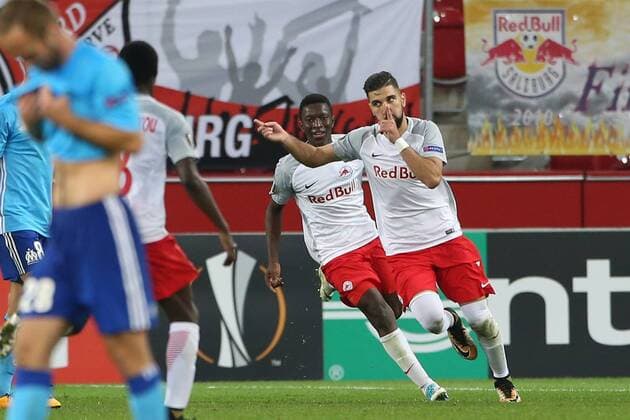 Bilder des Tages - SPORT SOCCER - EL, RBS vs Marseille SALZBURG,AUSTRIA,28.SEP.17 - SOCCER - UEFA Europa League, group stage, Red Bull Salzburg vs Olympique Marseille. Image shows the rejoicing of Munas Dabbur and Diadie Samassekou (RBS). GEPAxpictures xMathiasxMandl