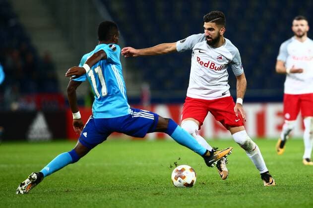 SOCCER - EL, RBS vs Marseille SALZBURG,AUSTRIA,28.SEP.17 - SOCCER - UEFA Europa League, group stage, Red Bull Salzburg vs Olympique Marseille. Image shows Kostas Mitroglou (Marseille) and Munas Dabbur (RBS). GEPAxpictures xFelixxRoittner