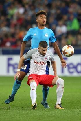 SOCCER - EL, RBS vs Marseille SALZBURG,AUSTRIA,28.SEP.17 - SOCCER - UEFA Europa League, group stage, Red Bull Salzburg vs Olympique Marseille. Image shows Boubacar Kamara (Marseille) and Valon Berisha (RBS). GEPAxpictures xMathiasxMandl