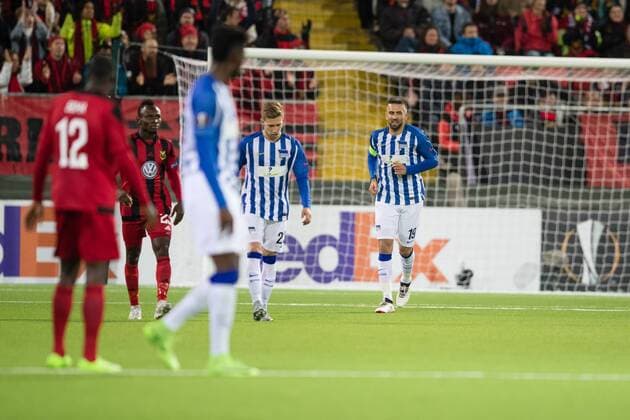 170928 Hertha Berlin?s Mitchell Weiser och Vedad Ibisevic deppar efter förlusten under fotbollsmatchen i Europa League mellan Östersund och Hertha Berlin den 28 september 2017 i Östersund.  Copyright: TOBIASxNYKÄNEN BB170928TN020
