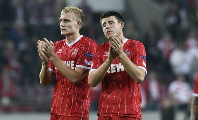 Bilder des Tages - SPORT Fussball, UEFA Europa League, Herren, Saison 2017 2018, Gruppe H, 2. Spieltag, , Rhein Energie Stadion Köln, 1. FC Köln (rot) - Roter Stern Belgrad (weiss) 0:1; Enttäuschung nach dem Abpfiff, Frederik Sörensen (FC Köln), Dominique Heintz (FC Köln). Enttäuschung, Frust, Aktion.