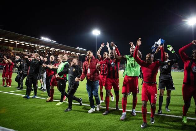 170928 Östersund jublar efter fotbollsmatchen i Europa League mellan Östersund och Hertha Berlin den 28 september 2017 i Östersund.  Copyright: TOBIASxNYKÄNEN BB170928TN025