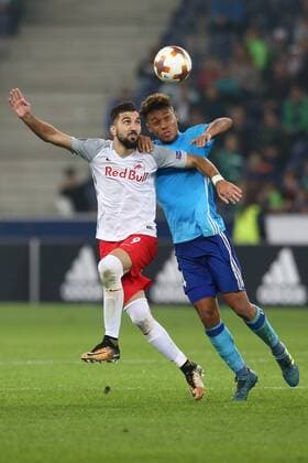SOCCER - EL, RBS vs Marseille SALZBURG,AUSTRIA,28.SEP.17 - SOCCER - UEFA Europa League, group stage, Red Bull Salzburg vs Olympique Marseille. Image shows Valon Berisha (RBS) and Boubacar Kamara (Marseille). GEPAxpictures xMathiasxMandl