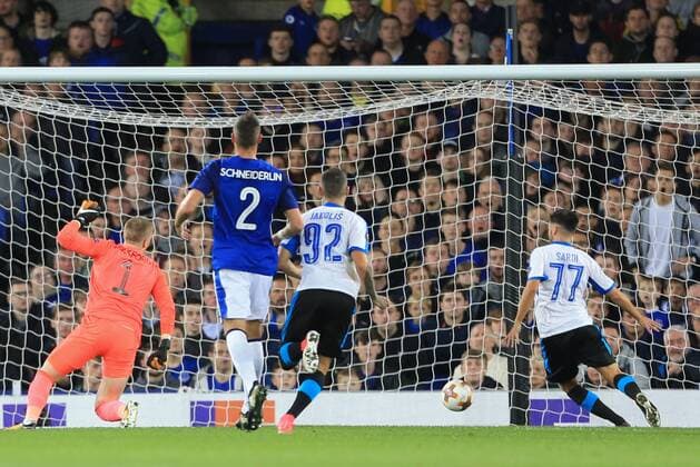 28th September 2017, Goodison Park, Liverpool, England; UEFA Europa League group stage, Everton versus Apollon Limassol; Adri& xe1;n Sardinero of Apollon Limassol scores and makes it 0-1 in the 12th minute  ActionPlus11934968