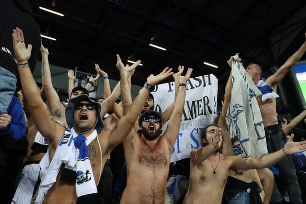 Bilder des Tages - SPORT Football - 2017 2018 UEFA Europa League - Group E: Everton vs. Apollon Limassol Fans of Apollon Limassol at Goodison Park. COLORSPORT LYNNE CAMERON 