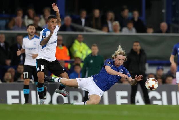 Football - 2017 2018 UEFA Europa League - Group E: Everton vs. Apollon Limassol Tom Davies of Everton and Allan of Apollon Limassol at Goodison Park. COLORSPORT LYNNE CAMERON 