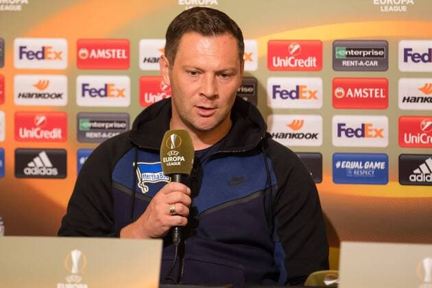 170928 Hertha Berlin?s Tränare Pal Dardai pa presskonferens efter fotbollsmatchen i Europa League mellan Östersund och Hertha Berlin den 28 september 2017 i Östersund.  Copyright: TOBIASxNYKÄNEN BB170928TN059