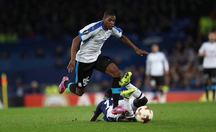 Football - 2017 2018 UEFA Europa League - Group E: Everton vs. Apollon Limassol Idrissa Gueye of Everton and Alef of Apollon Limassol at Goodison Park. COLORSPORT LYNNE CAMERON 