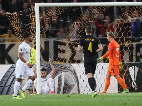 Bilder des Tages - SPORT SOCCER - EL, Athens vs A.Wien ATHENS,GREECE,28.SEP.17 - SOCCER - UEFA Europa League, group stage, AEK Athens vs FK Austria Wien. Image shows Ismael Tajouri (A.Wien), Christoph Martschinko (A.Wien), Ognjen Vranjes (AEK Athen) and Patrick Pentz (A.Wien). GEPAxpictures xChristianxOrt