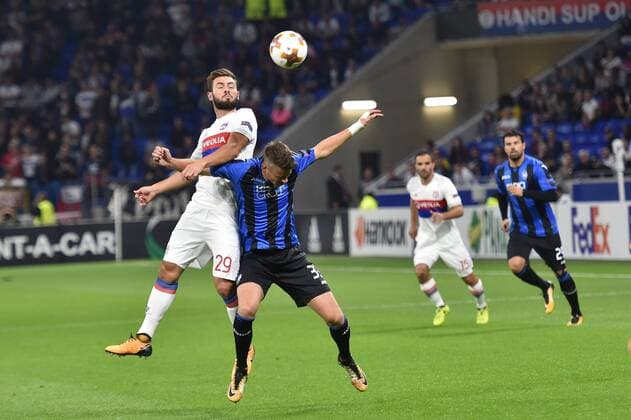 Lucas Tousart lyon vs Hans Hateboer atalanta FOOTBALL Lyon vs Atalanta Bergame Ligue Europa Phase de goupe 28 09 2017 FredericChambert Panoramic 
