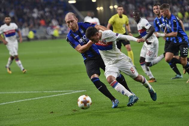 Houssem Aouar lyon vs Andrea Masiello atalanta FOOTBALL Lyon vs Atalanta Bergame Ligue Europa Phase de goupe 28 09 2017 FredericChambert Panoramic 