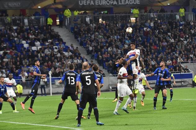 Marcello lyon vs Andrea Petagna atalanta FOOTBALL Lyon vs Atalanta Bergame Ligue Europa Phase de goupe 28 09 2017 FredericChambert Panoramic 