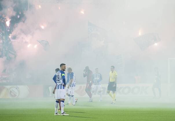 Bilder des Tages - SPORT 170928 Hertha Berlins Vedad Ibisevic under fotbollsmatchen i Europa League mellan Östersund och Hertha Berlin den 28 september 2017 i Östersund.  Copyright: ERIKxMRTENSSON BB170928ZM007
