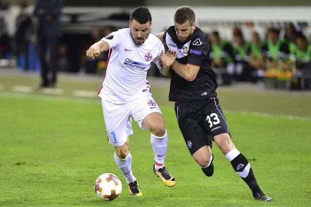Li. Constantin Budescu, SB, re. Domen Crnigoj, FCL, FC Lugano - FC Steaua Bukarest, Europa League, Fussball, 28.09.2017 