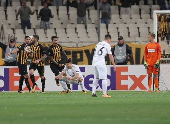 SOCCER - EL, Athens vs A.Wien ATHENS,GREECE,28.SEP.17 - SOCCER - UEFA Europa League, group stage, AEK Athens vs FK Austria Wien. Image shows the rejoicing of Marko Livaja (AEK Athen), Tasos Bakasetas (AEK Athen), the disappointment of Tarkan Serbest (A.Wien), Dominik Prokop (A.Wien) and Patrick Pentz (A.Wien). GEPAxpictures xChristianxOrt