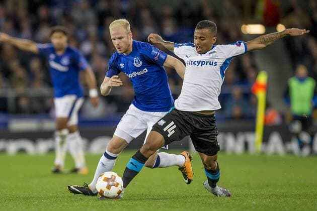 Davy Klaassen of Everton has Allan Rodriguez Apollon Limmasol FC under pressure during the UEFA Europa League Group Stage match between Everton and Apollen Limassol at Goodison Park, Liverpool, England on 28 September 2017. Copyright: xAlanxHaywardx 16920038