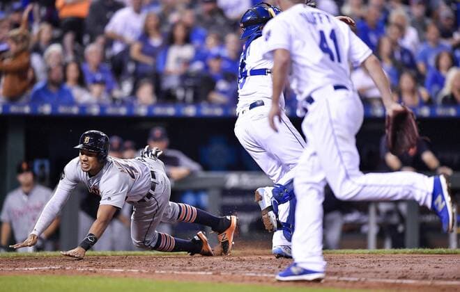 September 28, 2017 - Kansas City, MO, USA - The Detroit Tigers Dixon Machado scores on a three-run double by against the Kansas City Royals in the fifth inning at Kauffman Stadium in Kansas City, Mo., on Thursday, Sept. 28, 2017. Detroit at Kansas City - ZUMAm67_ 20170928_zaf_m67_041 Copyright: xJohnxSleezerx