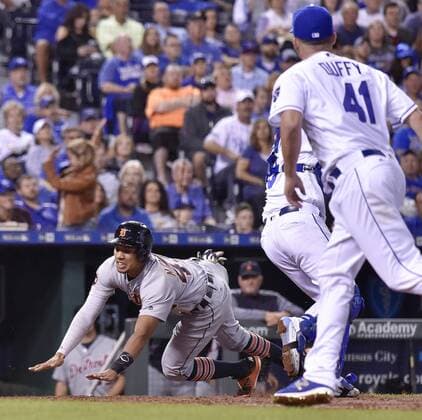 September 28, 2017 - Kansas City, MO, USA - The Detroit Tigers Dixon Machado scores on a three-run double by against the Kansas City Royals in the fifth inning at Kauffman Stadium in Kansas City, Mo., on Thursday, Sept. 28, 2017. Detroit at Kansas City - ZUMAm67_ 20170928_zaf_m67_042 Copyright: xJohnxSleezerx