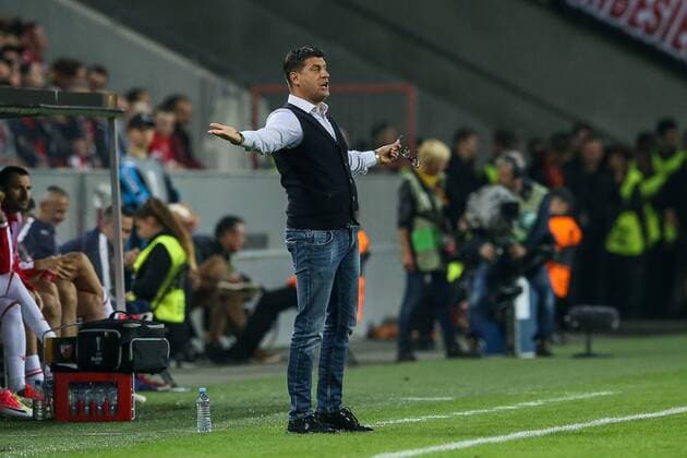 Bilder des Tages - SPORT Vladan Milojevic (Belgrad), 1. FC Koeln - Roter Stern Belgrad Koeln Copyright: xEIBNER BenjaminxHornx EP_BHN
