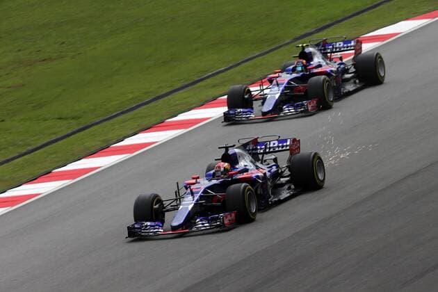 29.09.2017 - Free Practice 2, Pierre Gasly (FRA) Scuderia Toro Rosso STR12 leads Carlos Sainz Jr (ESP) Scuderia Toro Rosso STR12 Malaysian Grand Prix, Sepang 28 September - 1 October 2017 29.09.2017 - Free Practice 2, Pierre Gasly (FRA) Scuderia Toro Rosso STR12 leads Carlos Sainz Jr (ESP) Scuderia Toro Rosso STR12 